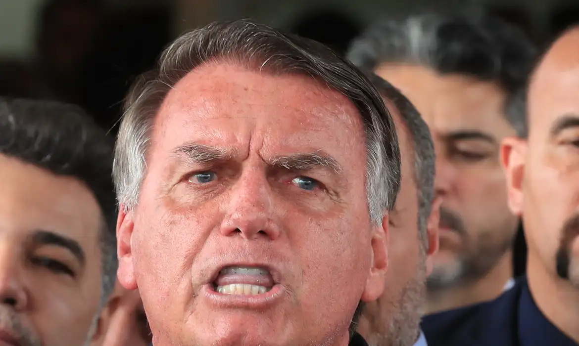 Exames apontam inflamações residuais nos pulmões e no sistema digestivo de Jair Bolsonaro - Imagem do artigo original