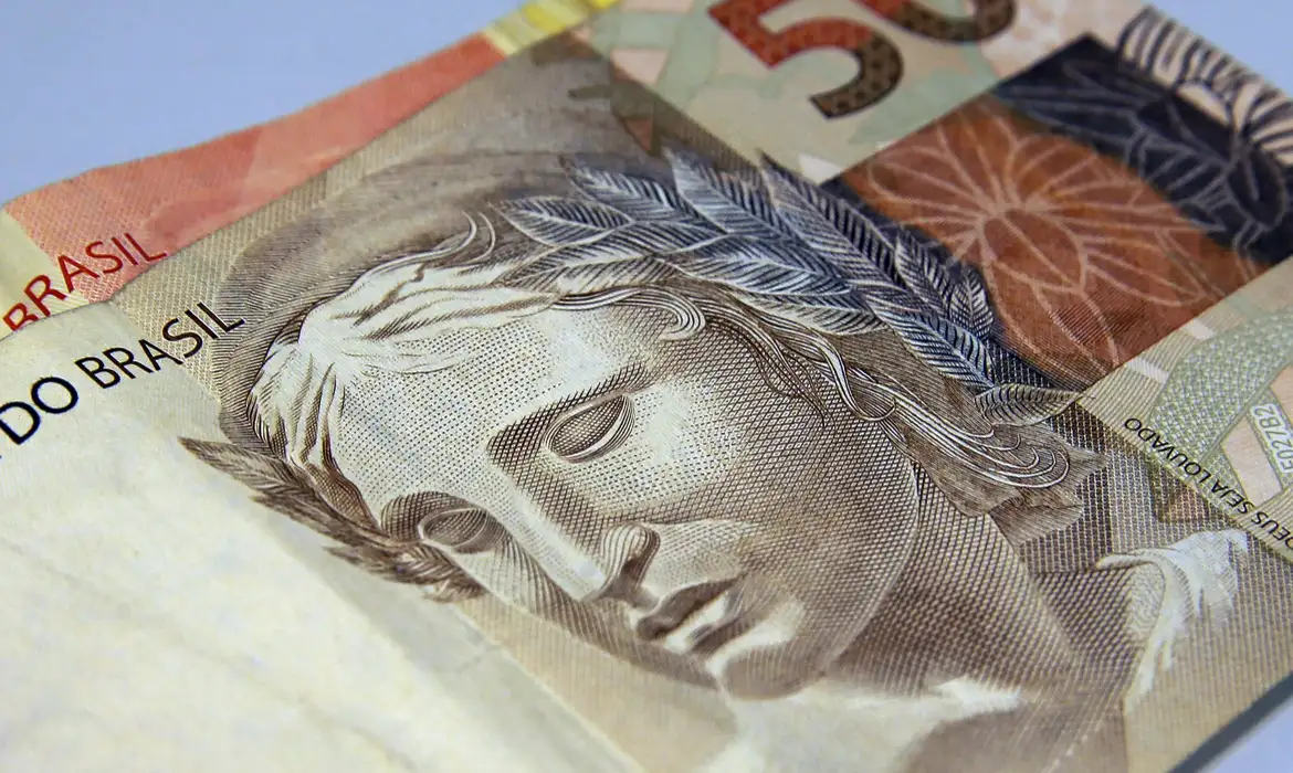 Renda do 0,1% mais rico avança cinco vezes além da média do país entre 2017 e 2023 - Imagem do artigo original