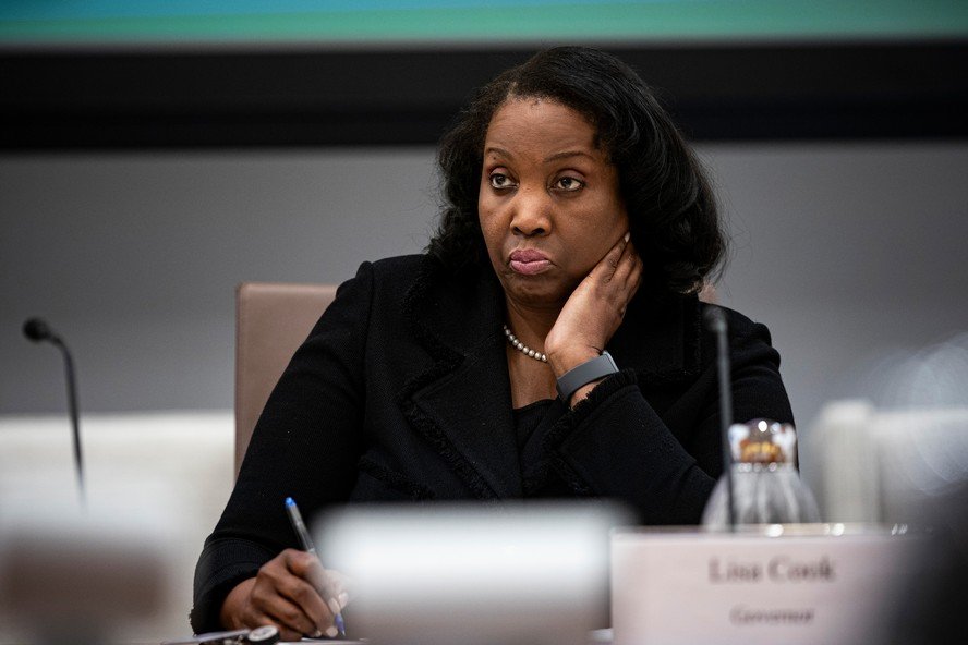Juíza federal impede Trump de afastar Lisa Cook do conselho do Fed - Imagem do artigo original
