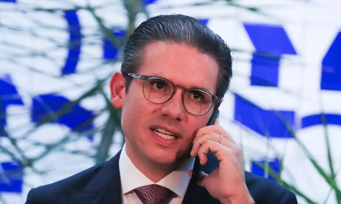 Hugo Motta afirma que veto a Eduardo Bolsonaro como líder da minoria foi “estritamente técnico” - Imagem do artigo original