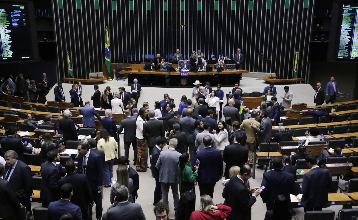 Corrupção ganha força entre principais preocupações dos brasileiros, aponta Ipsos - Imagem do artigo original