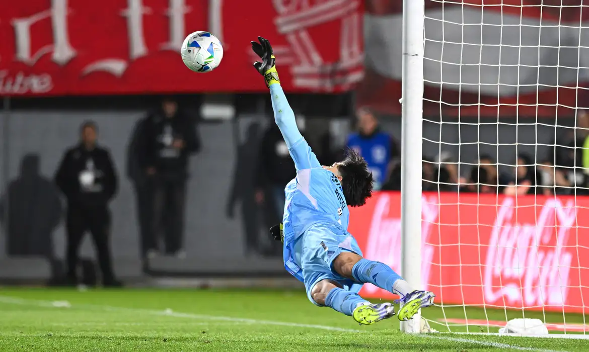 Rossi brilha nos pênaltis e Flamengo avança às semifinais da Libertadores - Imagem do artigo original