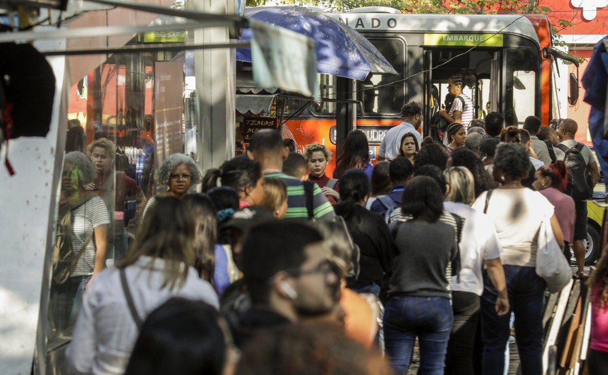 Informalidade atinge 37,8% da força de trabalho e apresenta fortes contrastes regionais no Brasil - Imagem do artigo original