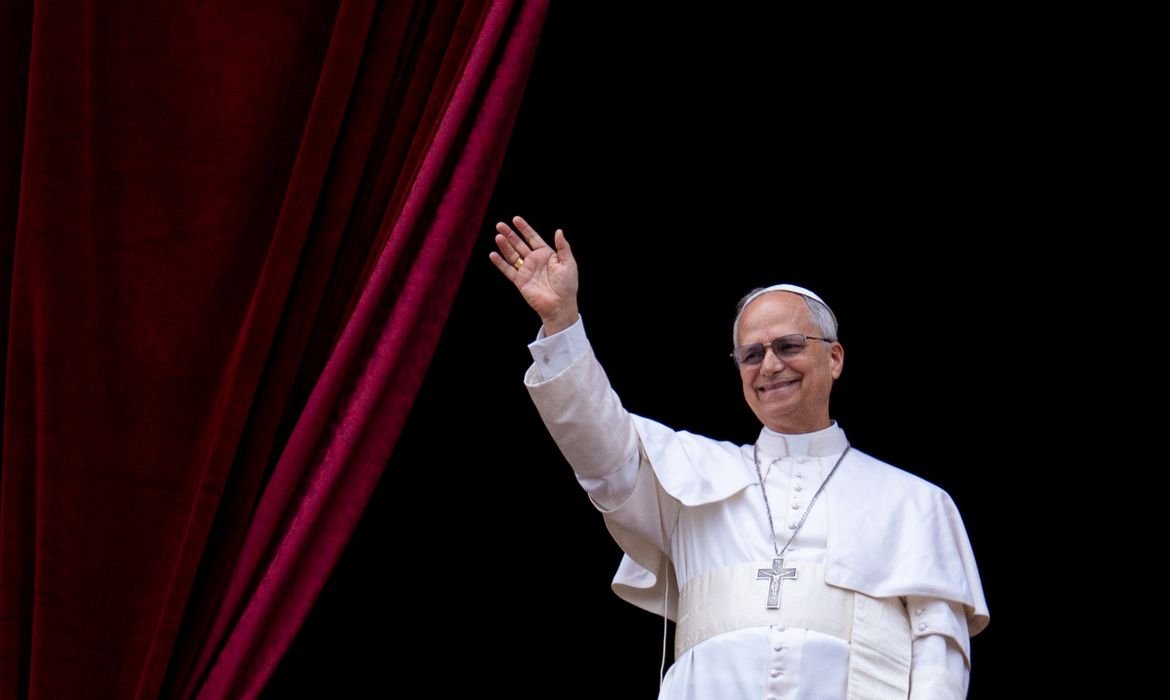 Papa Leão XIV diz que políticas de Trump sobre imigrantes contrariam princípio pró-vida - Imagem do artigo original