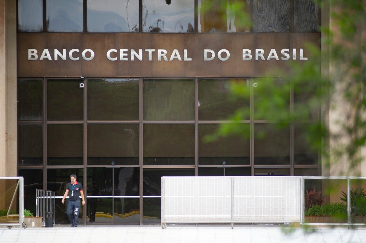 Encontros reservados com o Banco Central revelam divisão de economistas sobre início da queda da Selic - Imagem do artigo original