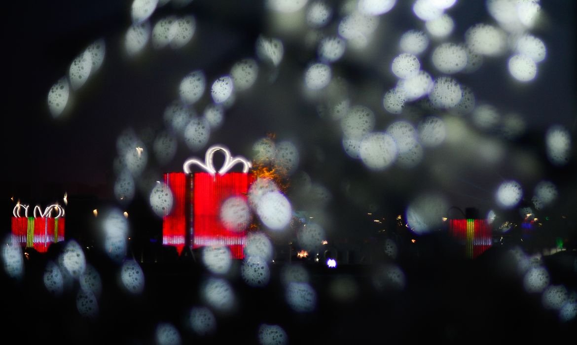 Dezembro de 2025: Natal, início do verão e datas históricas marcam o mês - Imagem do artigo original