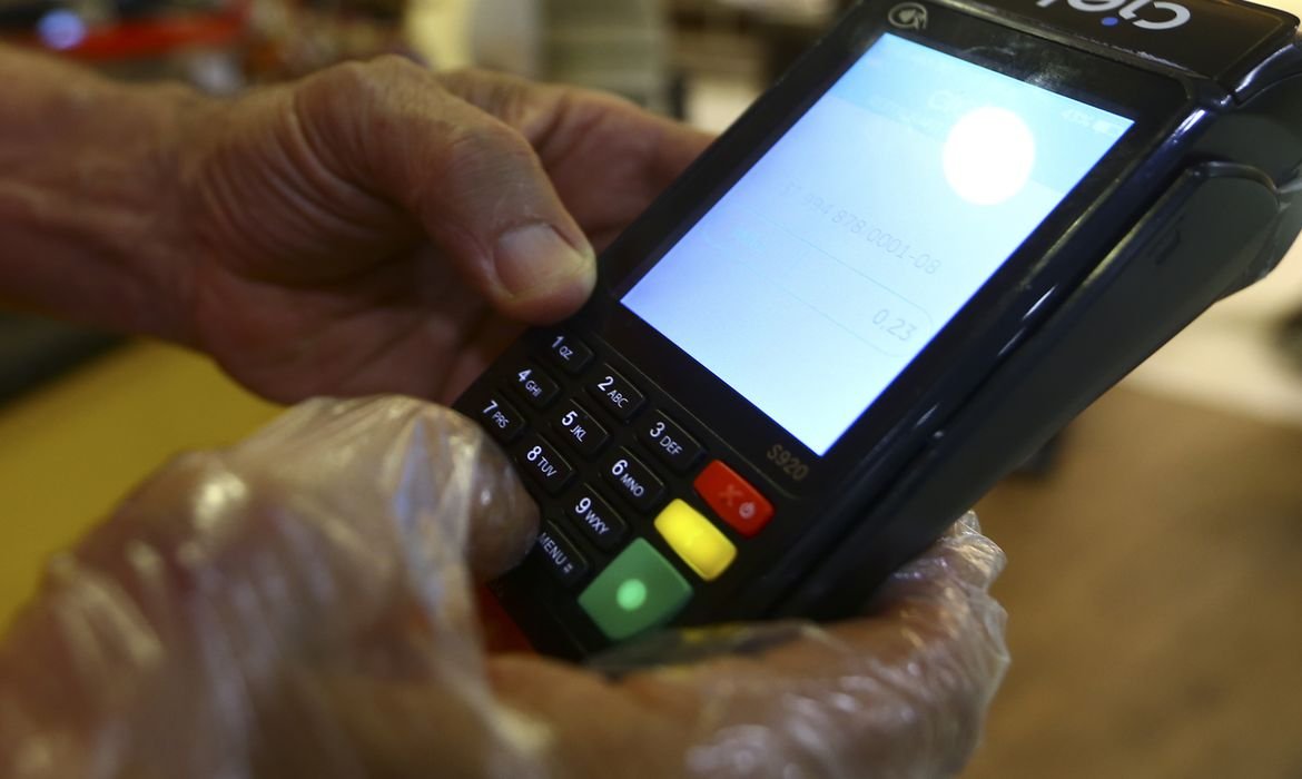 Fraudes com cartões recuam 23,8% em três anos, indica Abecs - Imagem do artigo original