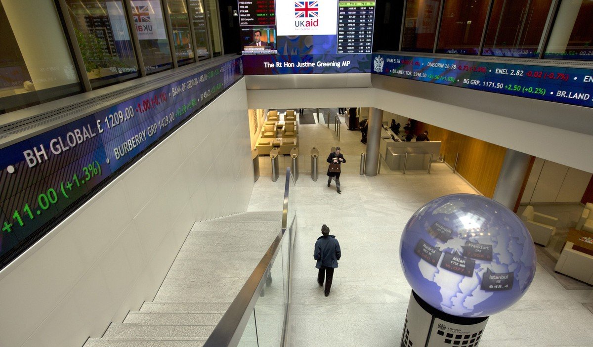 Stoxx 600 e FTSE 100 batem novos recordes com impulso de mineradoras e expectativas geopolíticas - Imagem do artigo original