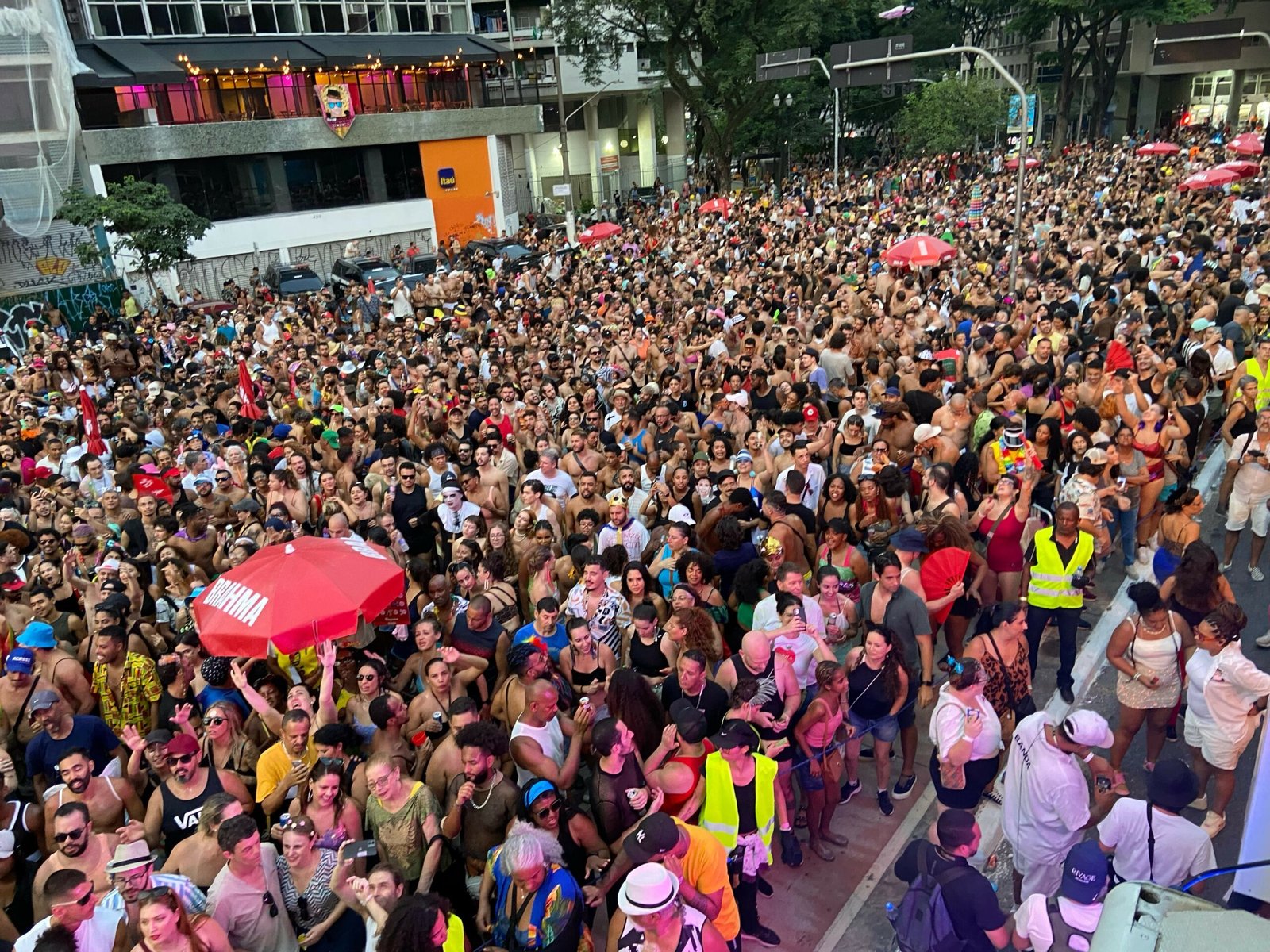 São Paulo prepara carnaval recorde com 627 blocos, 11 megacircuitos e previsão de R$ 3,4 milhões na economia - Imagem do artigo original