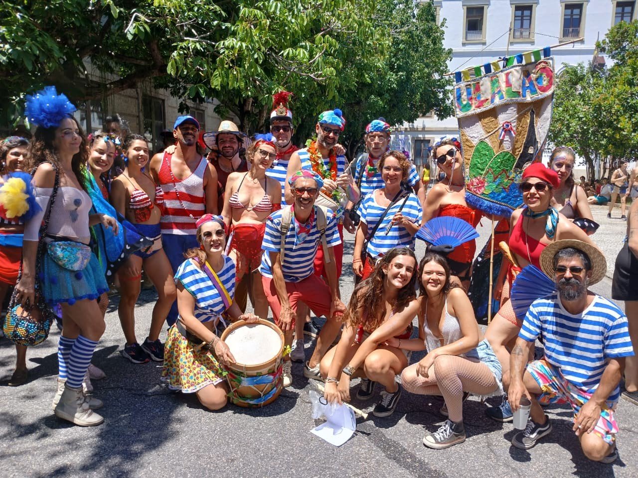 Bloco Ulalaô leva fusão Brasil-França às ruas da Urca no terceiro ano de desfile - Imagem do artigo original