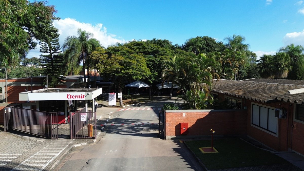 Eternit intensifica aposta em soluções de alto valor e projeta expansão além das telhas, mas amianto ainda sustenta 26% da receita - Imagem do artigo original