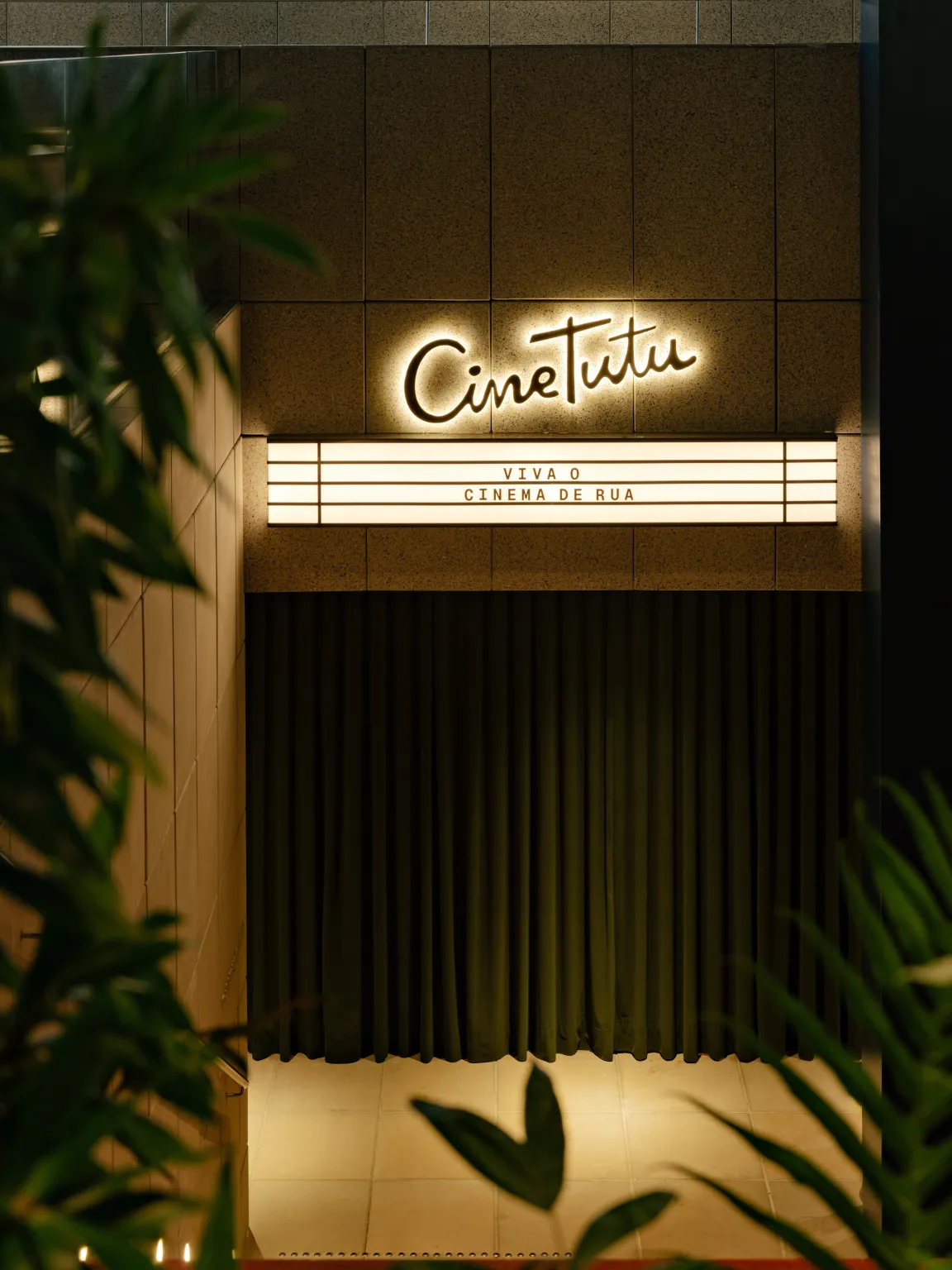 Oito novos cinemas de rua revitalizam o eixo Rio–São Paulo com arquitetura icônica e experiências além da tela - Imagem do artigo original