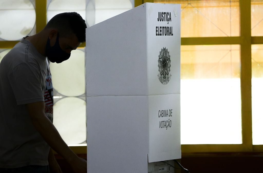 Extensão da votação até 19h: como a decisão de Cristiano Zanin pode redefinir o contencioso eleitoral de 2026 - Imagem do artigo original