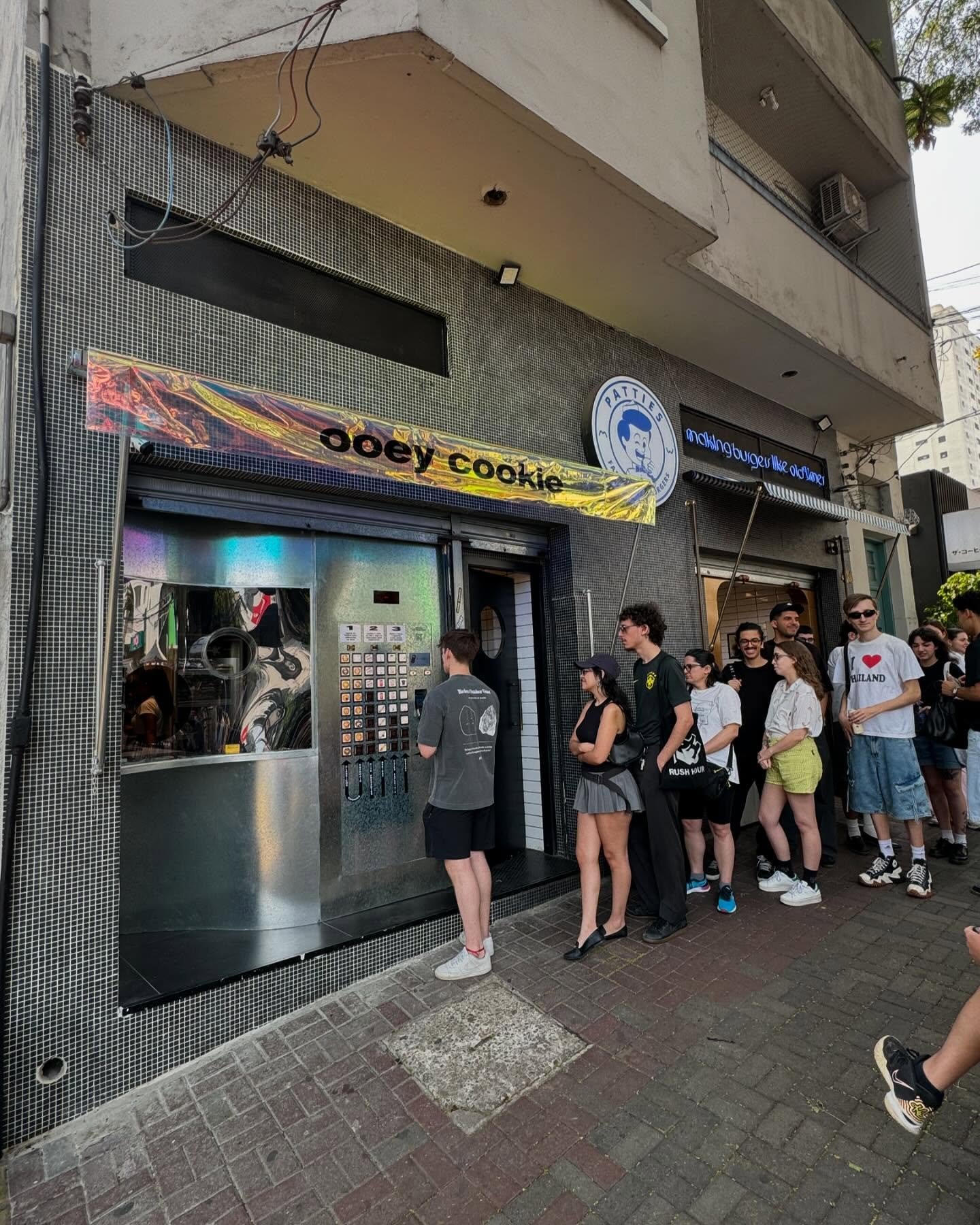 Guerra dos Cookies: quatro confeitarias disputam paladar e preços na Rua dos Pinheiros - Imagem do artigo original